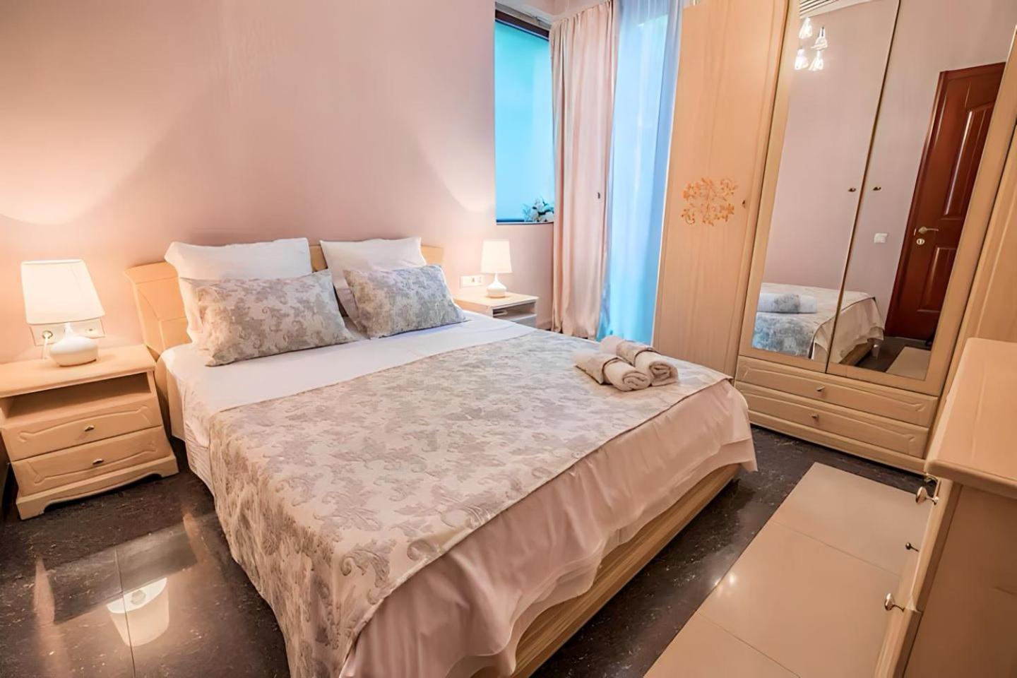 Cabernet Corner Apartment Tbilisi Bagian luar foto