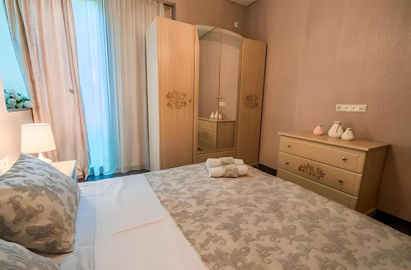 Cabernet Corner Apartment Tbilisi Bagian luar foto