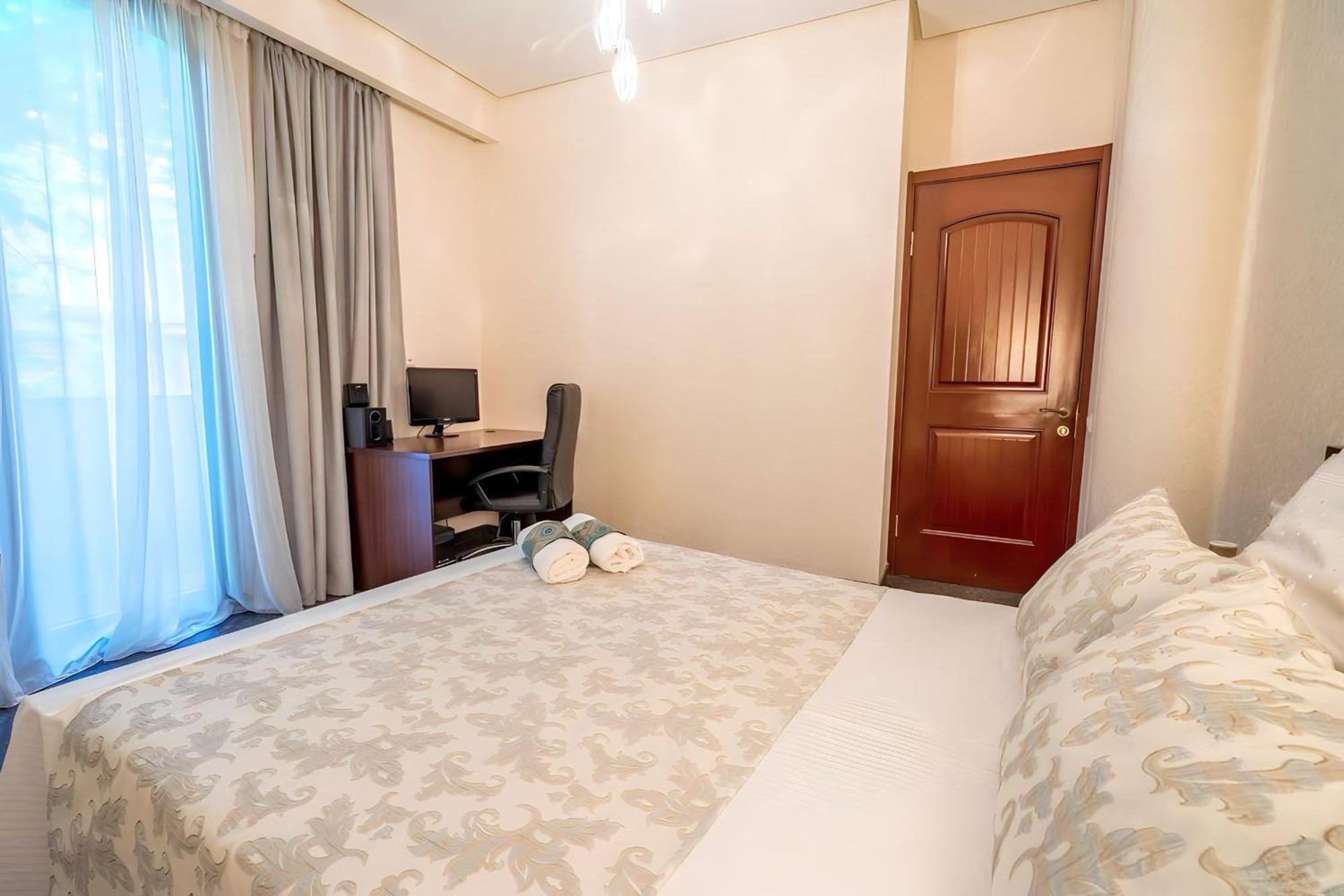 Cabernet Corner Apartment Tbilisi Bagian luar foto